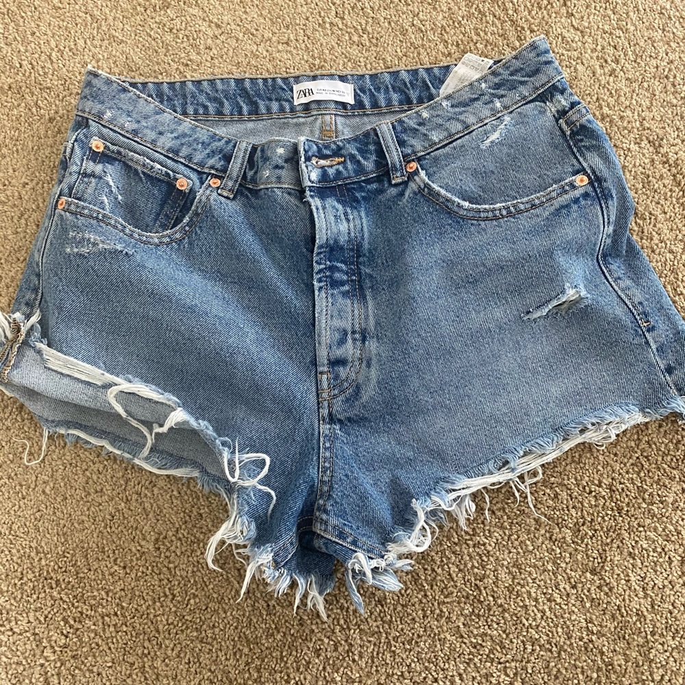 Zara Frayed Mid Rise Denim Shorts US 10